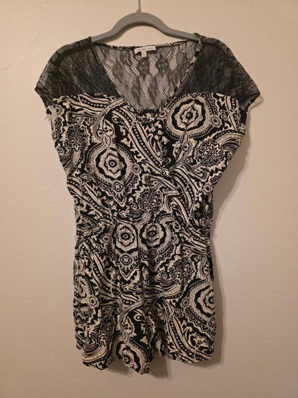 Charlotte Russe Paisley Lace Shoulder Romper Black Ivory L